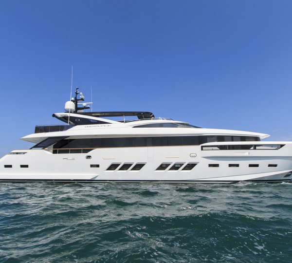 Luxury motor yacht Dreamline 34m by DL Yachts