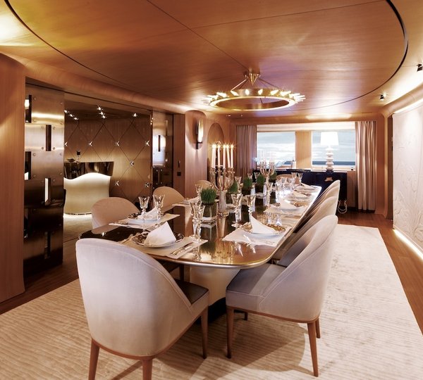 Luxury motor yacht Numptia - Dining Room