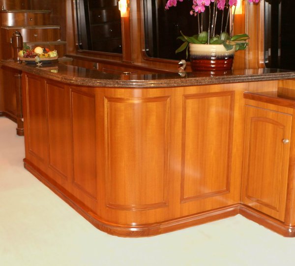 Luxury motor yacht President 107