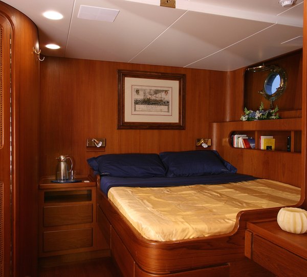 Luxury super yacht CLAN VI - accommodation