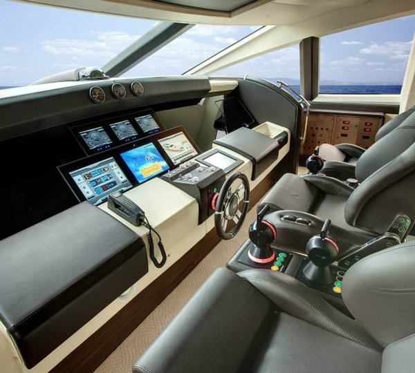 Luxury yacht Azimut Grande 120SL - Wheelhouse