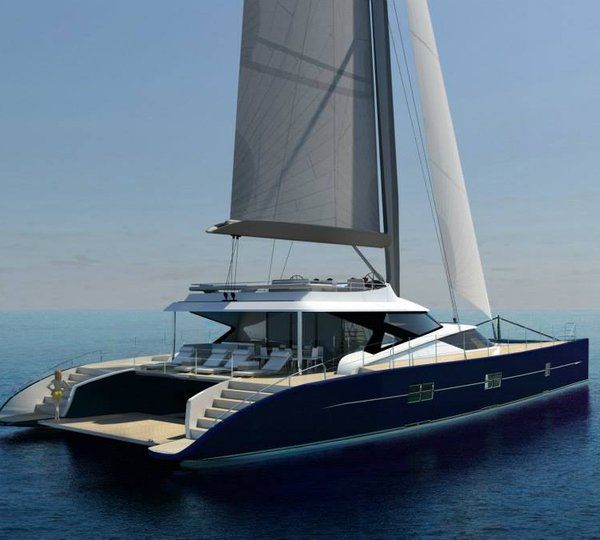 Luxury yacht Blue Coast 101 DD - aft view