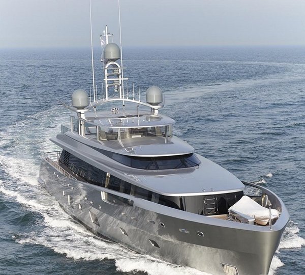 Luxury yacht COMO - front view