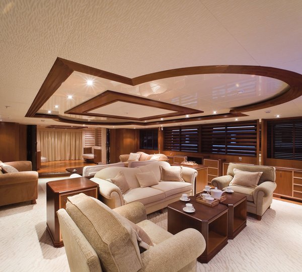 Luxury yacht Princess Iolanthe - Saloon - Image courtesy of Mondo Marine
