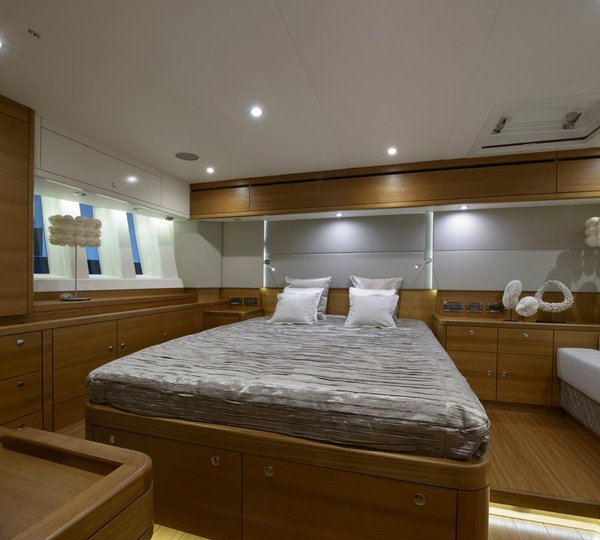 Luxury yacht REINA - Master cabin