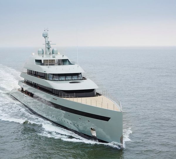 Luxury yacht Savannah underway - Photo by Feadship Royal Dutch Shipyards