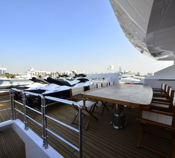 Luxury yacht Sehamia - flybridge seating area