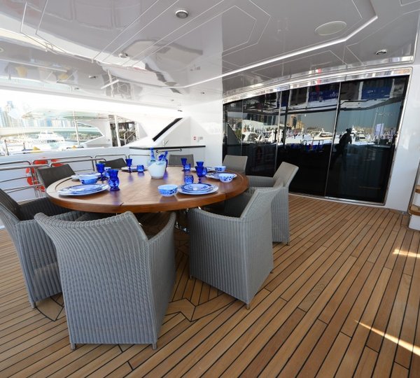 Luxury yacht UAQ 1 - upper deck dining area