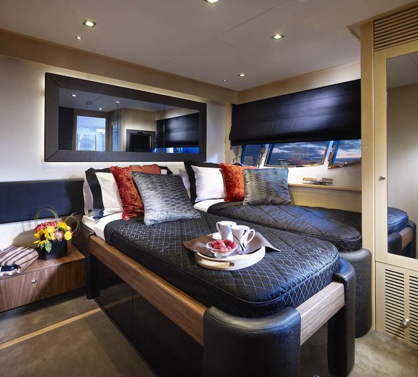 Luxury yacht VEUVE - Twin Cabin
