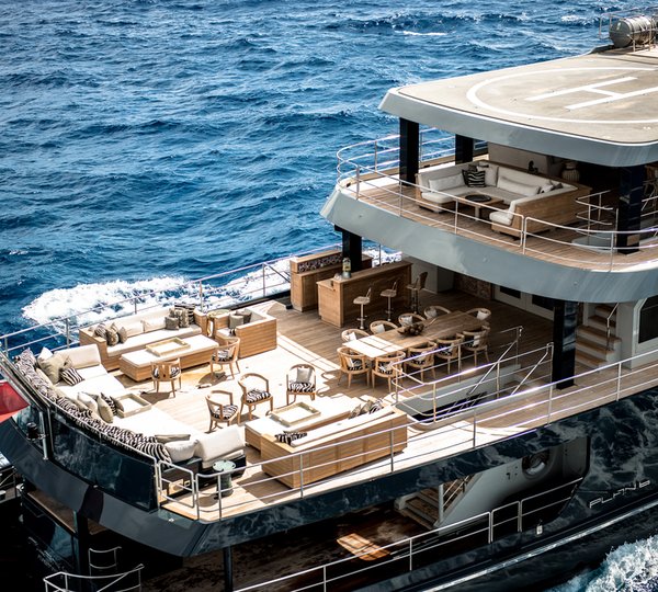Luxury yacht PLAN B Entertainment on the main deck. Photo credit yachtplanb.com