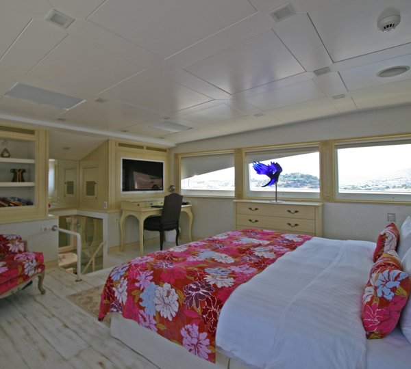 M&M - Main Deck Master Cabin