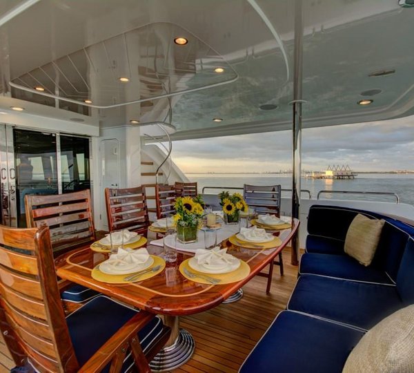 MAGGIE - Aft deck