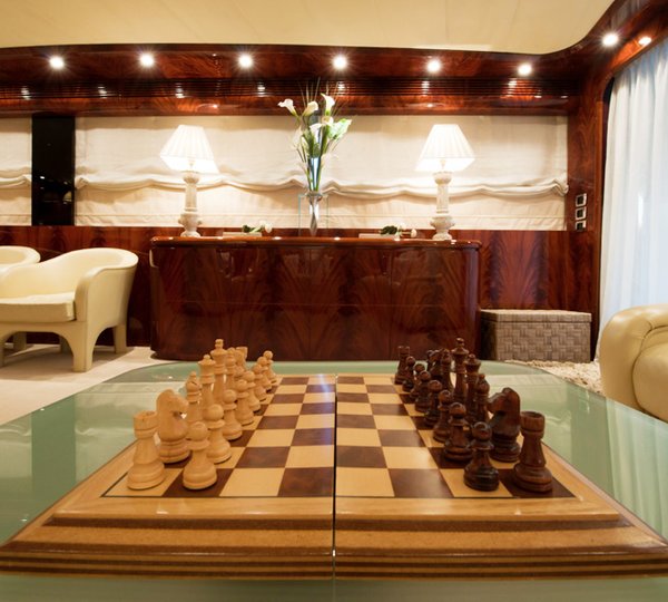 MARTELLO Salon Detail