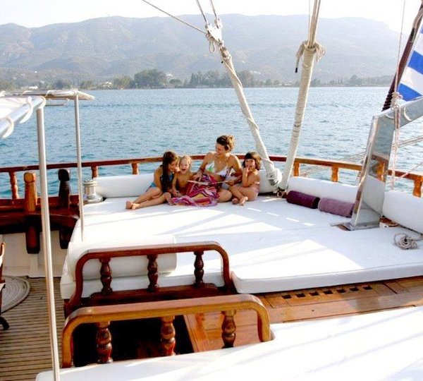 MATINA -  Aft Deck Sunpads