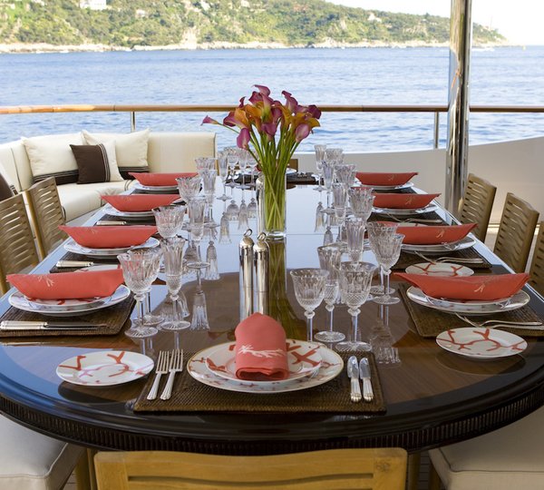 MEAMINA al fresco dining - Photo Benetti