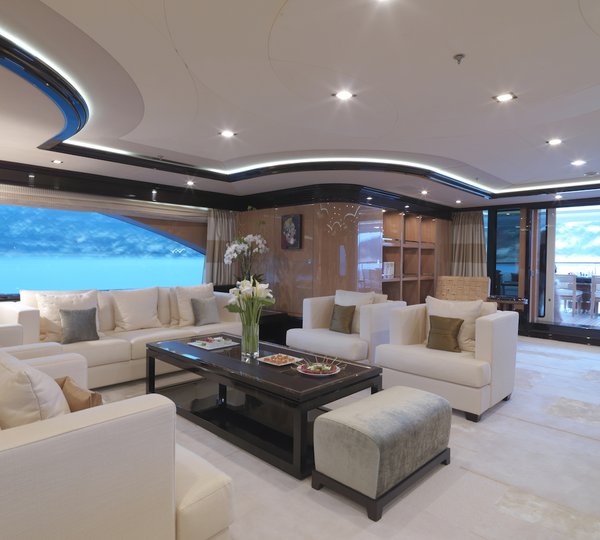 MEAMINA saloon  - Photo Benetti