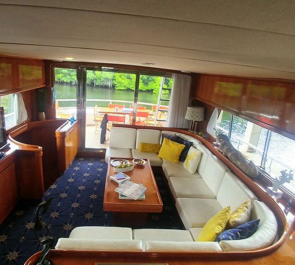 MIS MOONDANCE - Main salon