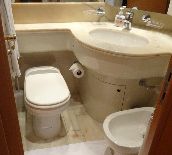 MISS DANA - Guest Ensuite