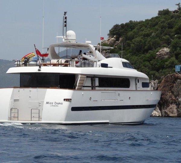 MISS DANA - On Charter