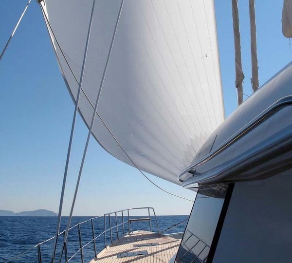 MISS KIRSTY - Side deck