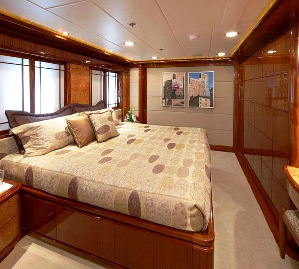 MISS ROSE - Convertable Cabin