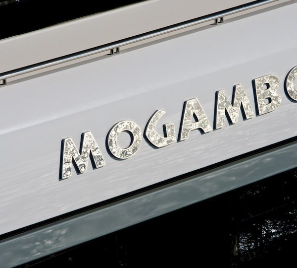 MOGAMBO  - Photo Bruce Thomas