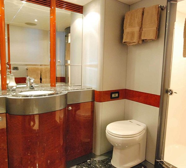 MOKSHA - Master ensuite