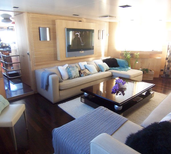 MY ALTER EGO - Salon view