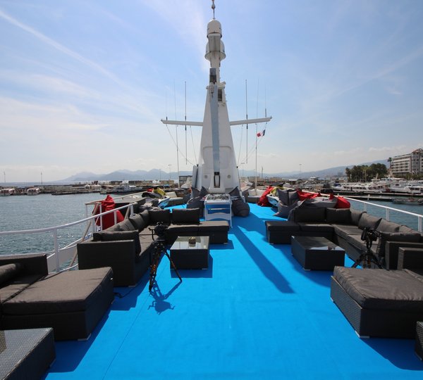 MY ALTER EGO - Sundeck view