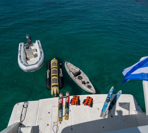 Swim platform with water toys