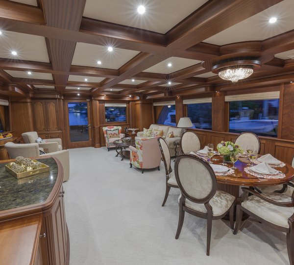 MY ANNDRIANNA - Salon and formal dining