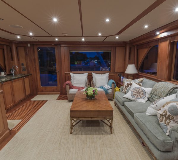 MY ANNDRIANNA - Skylounge view aft