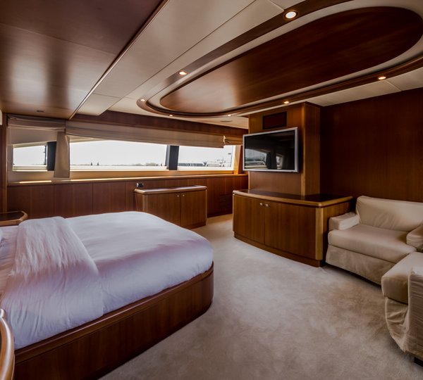 MY ANTONIA II - Master cabin view