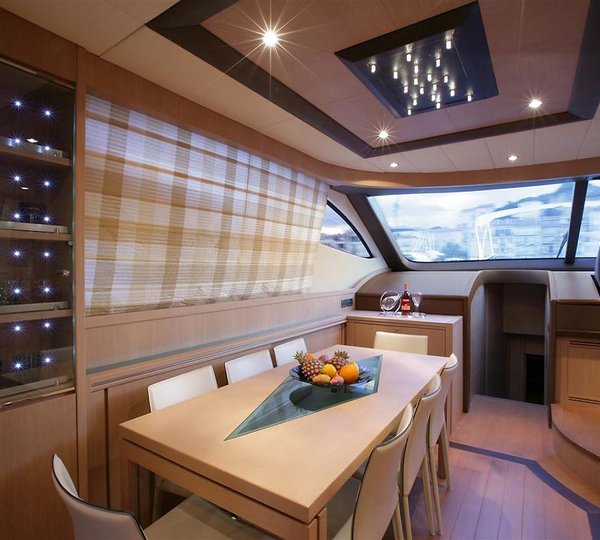 MY BLUE ANGEL - Dining