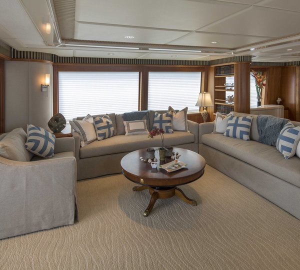 MY CHILDS PLAY - Salon lounge