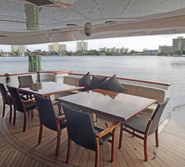 MY CLAIRE - Main aft deck