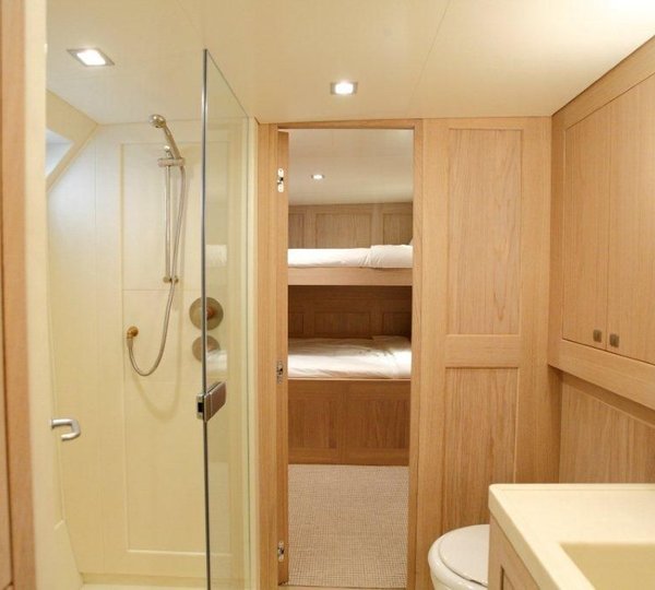 MY CONQUEST OF 1966 - Guest ensuite