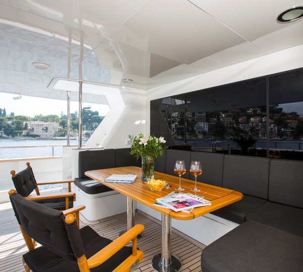 MY DESTINY - Aft deck