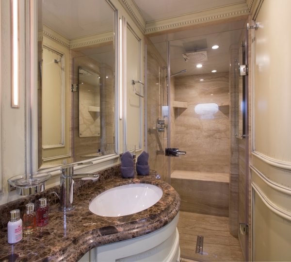 MY DESTINY - Ensuite