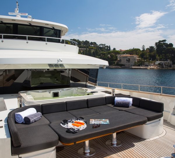 MY DESTINY - Foredeck