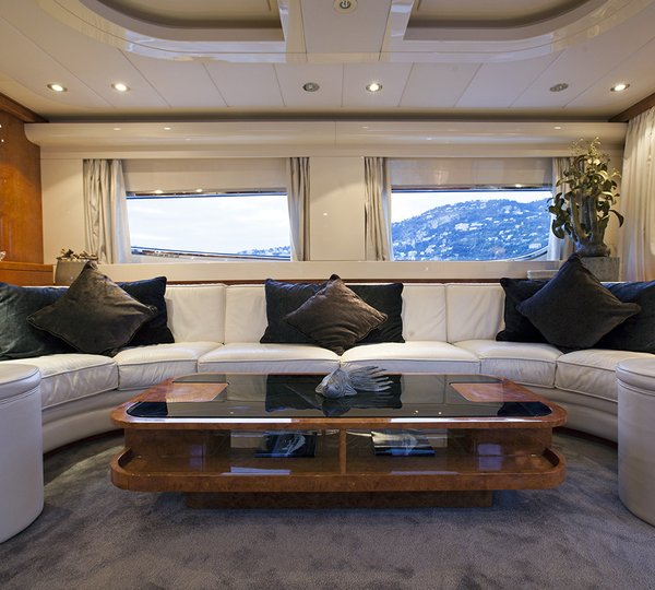 MY DIONE DUE - Lounge