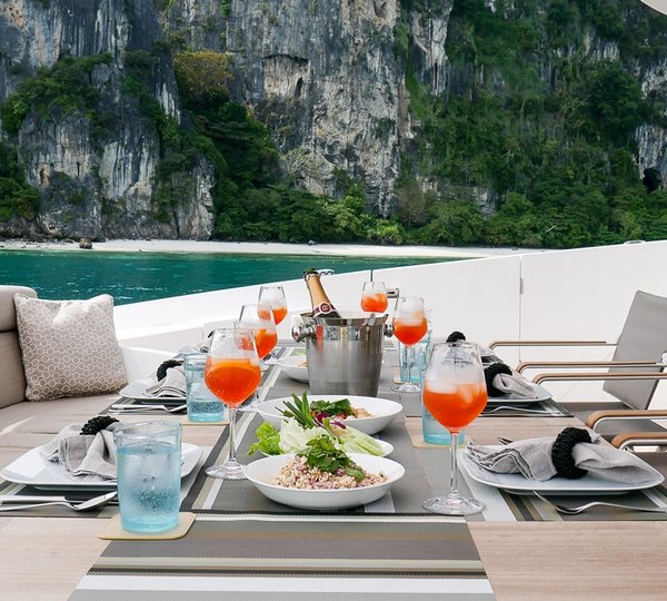 MY DOLCE VITA - Alfresco dining detail