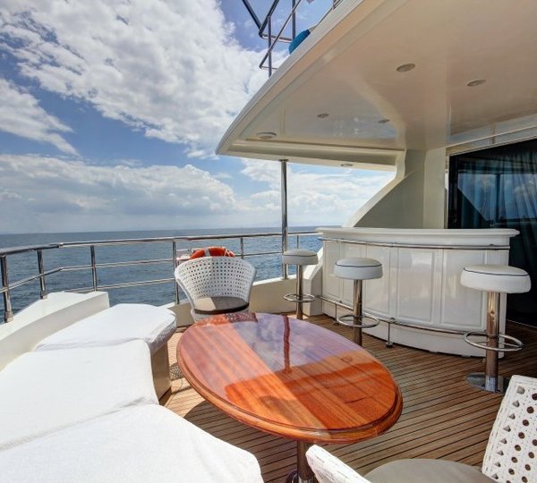 MY DREAM - Aft deck main