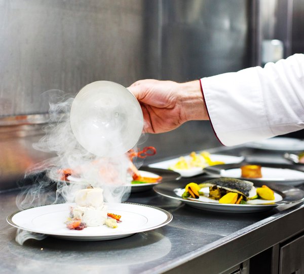 MY ESMERALDA - Chef at work