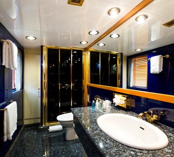 MY ESMERALDA - Master bath