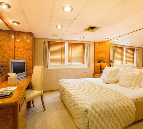 MY ESMERALDA - VIP cabin