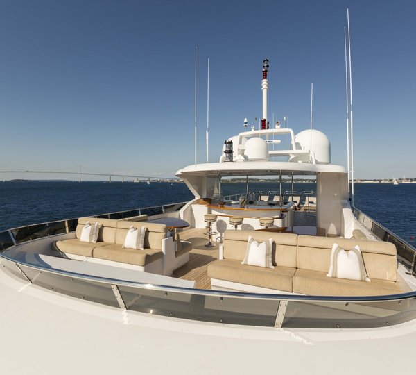 MY FAR FROM IT - Sundeck seating