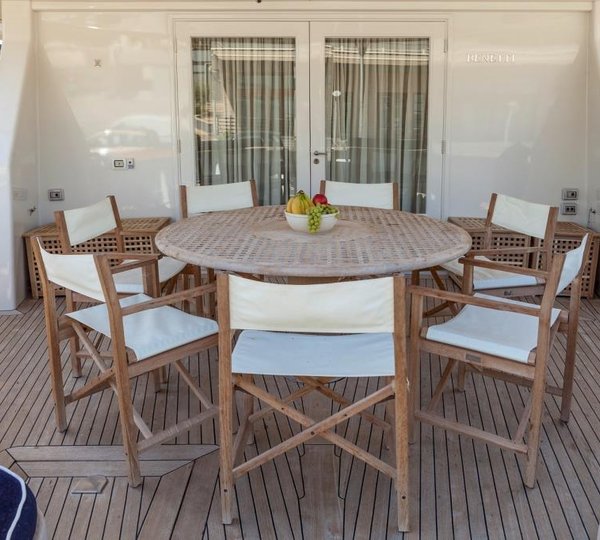 MY HARMONYA - Aft deck dining