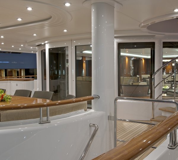 MY HUNTRESS - Aft deck