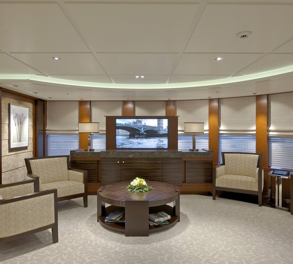 MY HUNTRESS - Salon 3